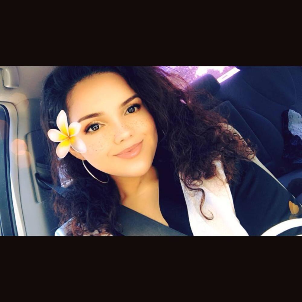 Meet your Posher, Alexia